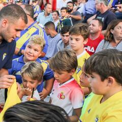 Ager Aketxe, recibido como un ídolo en su regreso a Cádiz