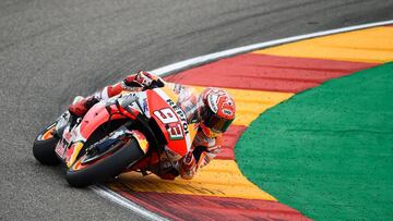 Repsol Honda Team&#039;s Spanish rider Marc Marquez rides during the MotoGP race of the Moto Grand Prix of Aragon at the Motorland circuit in Alcaniz on September 22, 2019. (Photo by JOSE JORDAN / AFP)