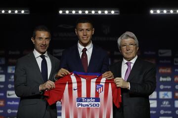 Nehuen 2,50M€, 18 (Argentinos). Otro fichaje buscando un Gim¨¦nez. De momento, rana. Simeone se qued¨® sin suplentes y tir¨® de cantera. No debut¨®.