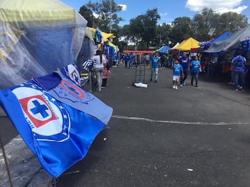 El Estadio Azteca se pintó de celeste en el regreso de Cruz Azul