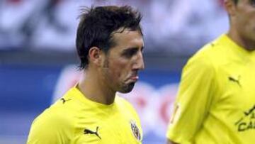 Cazorla será baja entre seis y siete semanas tras pasar por el quirófano por una hernia discal