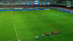 Era un problema serio y la falta de camaradería lo ha hecho más grave: Internet no da crédito...