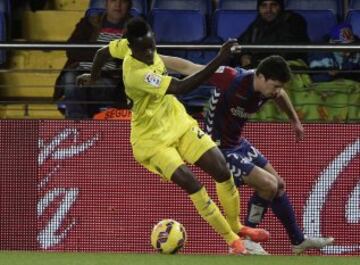 Eric Bailly con el balón. 