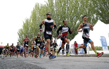 El segundo Du Cross de Aldea del Fresno fue una cita que pudieron disfrutar en la mañana del domingo más de 160 participantes y que estuvo enmarcada en el fin de semana solidario que la localidad organizó para recaudar fondos para la lucha contra el cánce