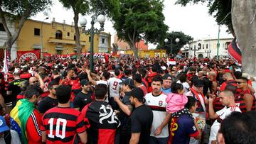 Aficionado de River Plate se burla de seguidores del Flamengo