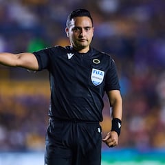 Conoce a Héctor Martínez, el árbitro que dirigirá el México vs Canadá de semifinales de la Nations League