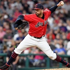 Oliver Pérez amenazó a los Indians con darse de baja