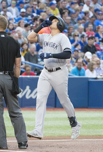 El tercera base de los Yankees de New York consiguió en la victoria ante los Orioles de Baltimore su 'home run' número 18, superando los 17 de Orlando Cabrera con los Expos de Montreal en el 2003. 