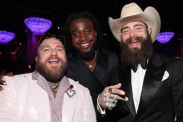 Teddy Swims, Shaboozey y Post Malone durante la gala de los Premios Grammys 2025 celebrados en Los ?ngeles.