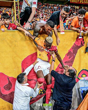 Debut de locura de Osimhen