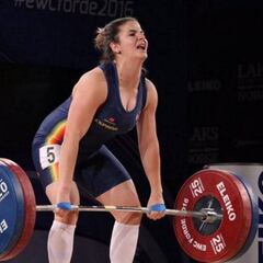 Ilia, plata en el total y dos tiempos y bronce en arrancada