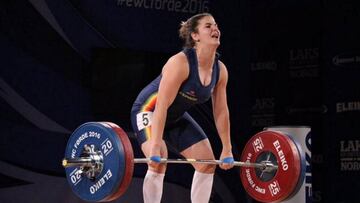 Ilia, plata en el total y dos tiempos y bronce en arrancada