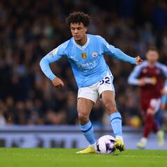 Golpe para Guardiola: Bobb se fractura una pierna