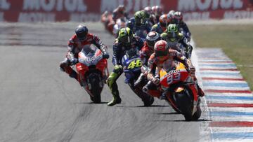 Márquez lideraba en Assen con Rossi y Dovizioso cerca.