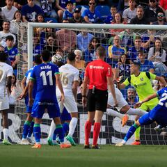 El Getafe sale del descenso pero llora su suerte