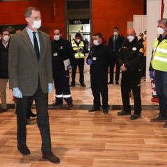El Rey Felipe VI visita el hospital de campaña de IFEMA