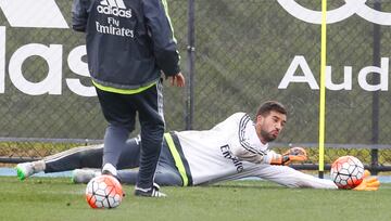 Otro de los porteros que el Real Madrid vendió fue Fernando Pacheco. El Deportivo Alavés llegó a pagar por el guardameta blanco un total de 800.000 euros en la temporada 2015-16.