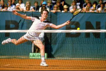 El sucesor de Borg fue el mejor del mundo por vez primera el 3 de mayo de 1980 y alcanz¨® esa posici¨®n en periodos m¨¢s bien cortos en 13 ocasiones en continua pugna primero con el propio Borg, y despu¨¦s con Connors e Ivan Lendl, que fue quien le quito el trono por ¨²ltima vez el 9 de septiembre de 1985. El estadounidense siempre dijo que no digiri¨® bien el hecho de ser n¨²mero uno.