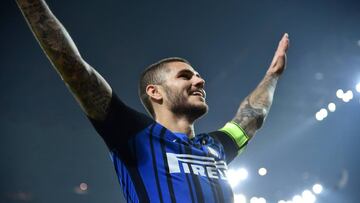 Soccer Football - Serie A - Inter Milan vs AC Milan - San Siro, Milan, Italy - October 15, 2017 Inter Milan's Mauro Icardi celebrates scoring their first goal REUTERS/Alberto Lingria TPX IMAGES OF THE DAY