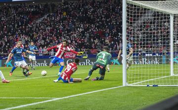 3-1. João Félix marca el tercer gol.