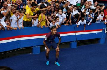 Locura por Neymar en el Parque los Príncipes