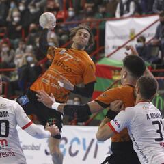 El Nava sigue su ascenso en la tabla al vencer en Torrelavega