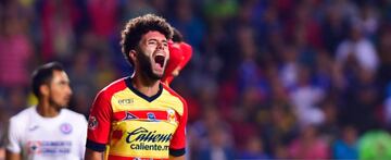 A sorpresa de muchos y rompiendo una de las más grandes tradiciones que existen en el futbol, el atacante de Morelia utiliza el dorsal 1.