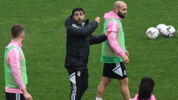 22/11/22 David Gallego nuevo entrenador de la Ponferradina y Paris Adot de la SD Ponferradina primer entrenamiento