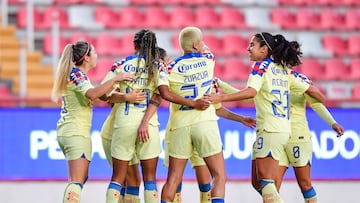 Jugadoras del América Femenil festejan un gol en contra del Necaxa.