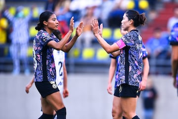   Kiana Palacios celebrates her goal 2-1 of America with Nancy Antonio of America during the 17th round match between America and Atlas as part of the Liga BBVA MX Femenil, Torneo Apertura 2024 at Cancha Centenario Stadium on November 03, 2024 in Mexico City, Mexico.