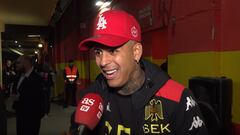 “Me lo tengo que sacar porque...”: el verdugo de la U cuenta la historia detrás de su curioso look