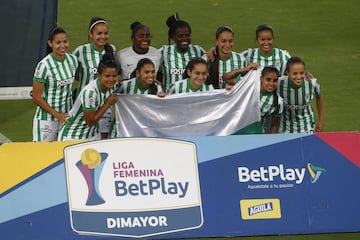 Clásico entre los equipos de Medellín por la fecha 7 del grupo B de la Liga Femenina. 2-1 para el verde.