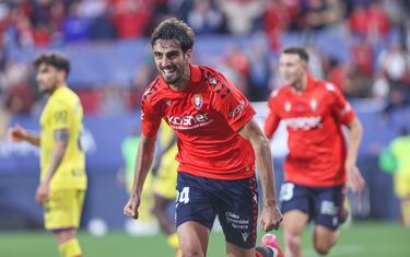 El central del equipo osasunista hizo un remate de cabeza canónico para dar tres puntos a su equipo. Una aportación clave más allá de su buen hacer defensivo.