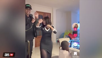 Publicado en TikTok por su madre, el video en el que ambos bailan ya supera los 8 millones de vistas y sigue arrasando en redes.