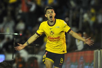 America's Spanish midfielder #08 Alvaro Fidalgo celebrates scoring his team's second goal during the Liga MX Apertura tournament football match between America and Monterrey at the Ciudad de los Deportes stadium in Mexico City on October 27, 2024. (Photo by Victor CRUZ / AFP)