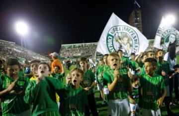 Homenaje del Pueblo Chapecoense en el estadio Arena Condá, este miércoles 30 de noviembre.