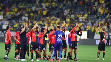 Jugadores del Atlas se despiden de su afición en la Leagues Cup.