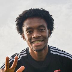 Cuadrado firma su renovación con la Juventus hasta 2022