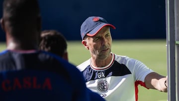 Gustavo Álvarez revive a San Lorenzo y desafía a Neymar