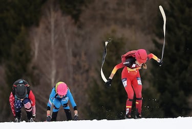 Ana Alonso durante la prueba del relevo mixto de esquí de montaña.
