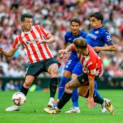 Arambarri, en plena lucha por recuperar su puesto en el once de Bordalás