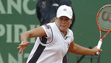 <B>VICTORIA CÓMODA</b>. Serna ha batido a la eslovaca Ludmila Cervanova, por 6-3 y 6-3.