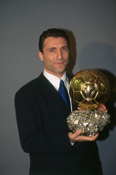 El único futbolista búlgaro hasta la fecha en conseguir el Balón de Oro. El extremo izquierdo hizo historia con su selección en el Mundial de 1994, alcanzando las semifinales y siendo el máximo goleador del torneo con seis tantos. Cabe recalcar que en ese año con su club, el FC Barcelona, no pudieron conseguir ningún título, pero fue el mejor jugador del equipo. 