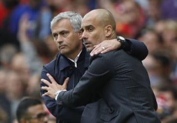 Mourinho y Guardiola al final del partido.
