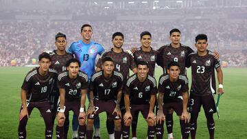 Soccer Football - International Friendly - River Plate v Mexico - Estadio Mas Monumental, Buenos Aires, Argentina - January 21, 2025 Mexico players pose for a team group photo before the match REUTERS/Agustin Marcarian