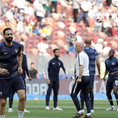 El amuleto de los futbolistas de Francia con Adil Rami que les ha dado el Mundial