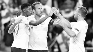 Rashford, Kane y Shaw celebran el primer gol de Inglaterra a España en la Liga de Naciones.