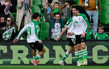 Aprobados y suspensos del Racing contra el Racing de Ferrol: de matrícula de honor