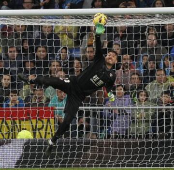 08/11/14 11ª Jornada Real Madrid - Rayo Vallecano
Parada de Cristian Álvarez a Gareth bale