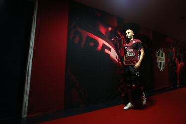 En 2018 decidió dar un giro a su carrera atraído por la cultura japonesa y fichó por el Vissel Kobe, donde también fue campeón de todo a nivel nacional.